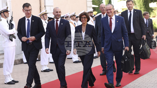 ЕС трябва да купува само европейски компоненти за отбрана, заяви френски министър 