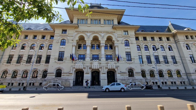 Служители от общинската администрация в цяла Румъния протестират срещу втория пакет бюджетно-фискални мерки на правителството