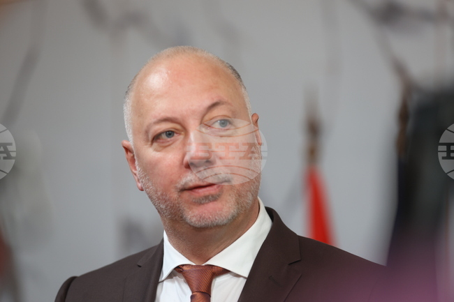 Очакваме интересен политически сезон, работим и се справяме добре с предизвикателствата, каза премиерът Желязков