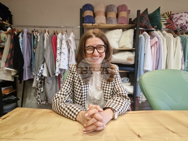 Електроспециалисти, механици, химици, технолози и дизайнери търси великотърновската фирма "Аглика Трейд", каза съсобственикът ѝ Мая Петкова