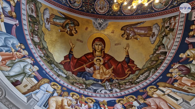 Приключи работата по изографисването на единайсетметровия олтар на храм „Свети Висарион Смоленски“ в Смолян