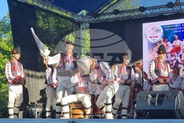 Плевен - фестивал на виното и фермерските деликатеси - откриване
