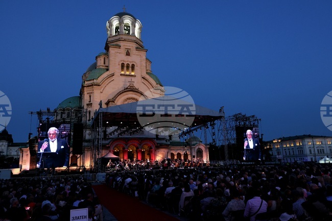 Jose Carreras, Placido Domingo, and Sonya Yoncheva Send Message “Don’t Forget Us” at Close of Sofia Gala’s Second Night