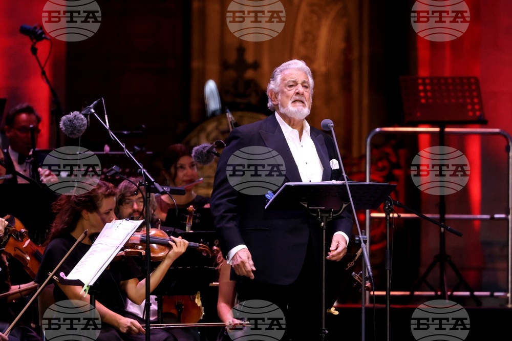 Доминго и Карерас ще изнесат концерт в Дубай под диригентството на Валерий Гергиев, който е избягван на Запад