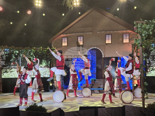 Сияна Зонева беше отличена с първа награда на "Детски Пирин фолк" в Сандански