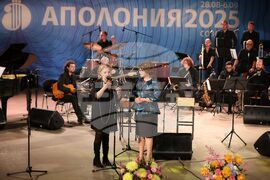 Созопол - "Аполония" 2025 - Хилда Казасян - награда "Аполон Токсофорос"
