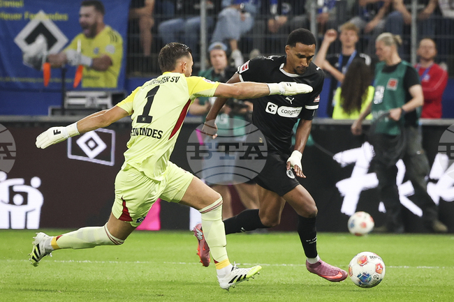 Всичко под пет гола в Мюнхен ще бъде успех за Хамбургер ШФ, заяви бившият халф на отбора Рафаел ван дер Ваарт