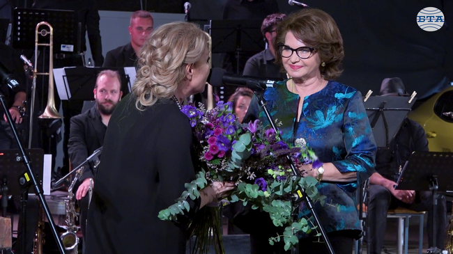 Хилда Казасян е носителят на наградата „Аполон Токсофорос“ на Фондация „Аполония“ тази година