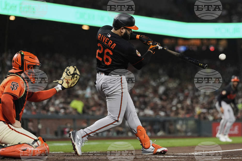 Orioles Giants Baseball