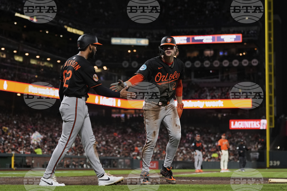 Orioles Giants Baseball