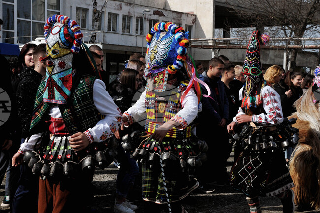 Бургас - гимназия по морско корабоплаване - кукери