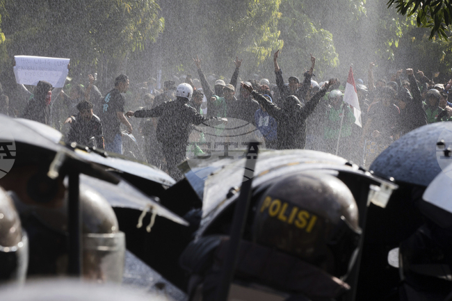 Индонезийският президент отмени посещението си в Китай на фона на последните протести