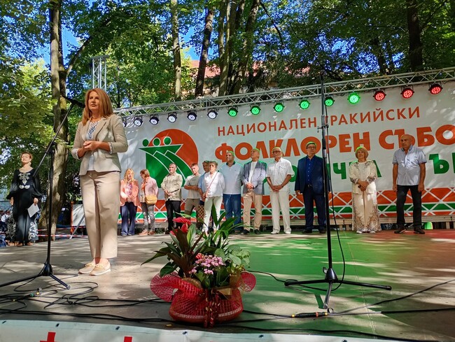 Община Стара Загора: В курортното селище Старозагорски бани днес се откри 19-и Национален тракийски фолклорен събор „Богородична стъпка“
