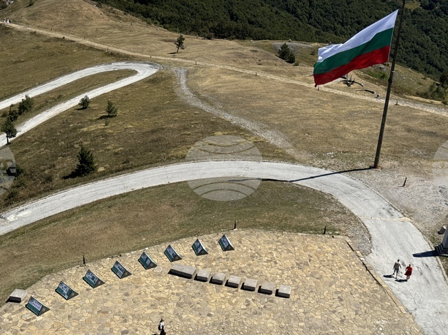Изложба край Паметника на свободата на връх Шипка разказва историята на българския национален химн
