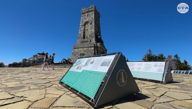 Изложба край Паметника на свободата на връх Шипка разказва историята на българския национален химн