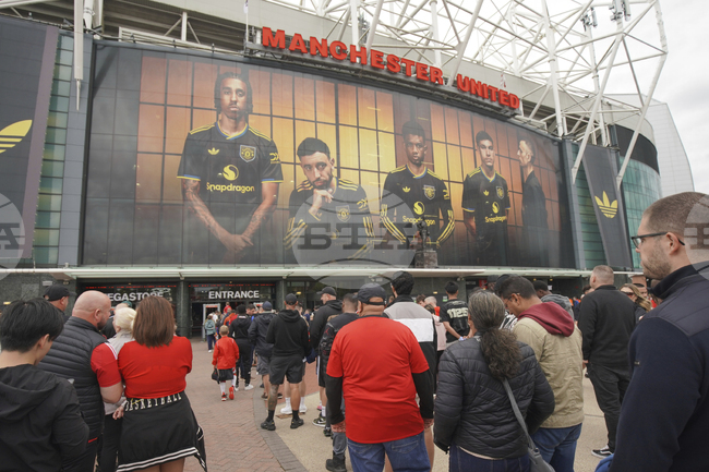 Манчестър Юнайтед постигна споразумение с Антверпен за трансфера на вратаря Сене Ламенс