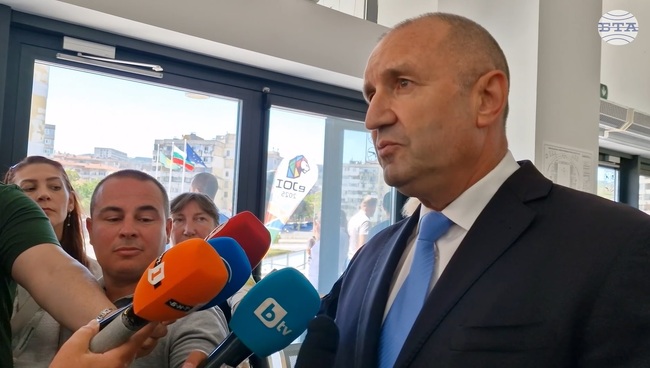 Ако продължава да се пренебрегва гласът на хората, алтернативата на сегашното управление ще е все по-търсена, каза президентът Румен Радев