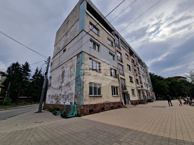 Общо 43 многофамилни жилищни сгради ще бъдат санирани в Перник по различни програми за енергийна ефективност