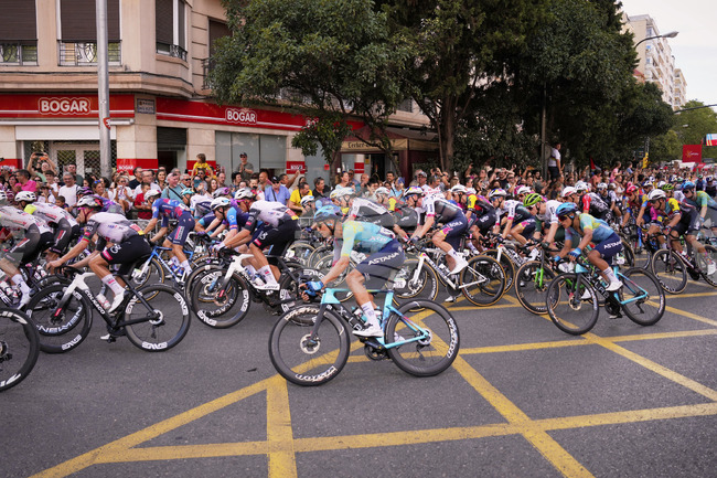 Джулио Пелицари спечели предпоследния планински етап от Обиколката на Испания, Йонас Вингегор запази "червената фланелка"