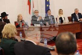 Парламент - Михаел Бар-Зоар - посещение