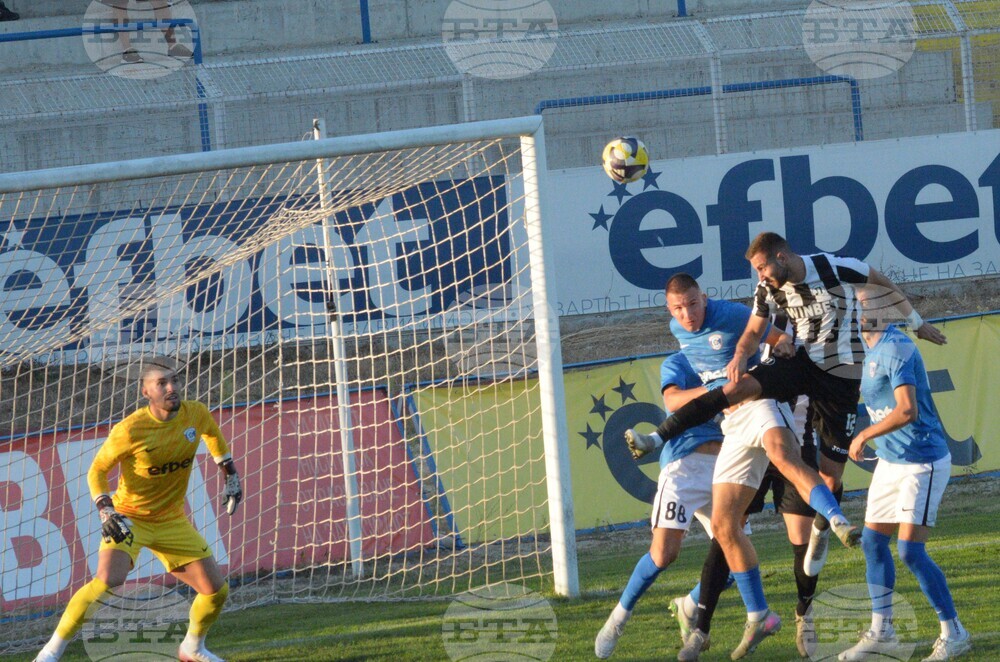 Локомотив Пловдив поведе в класирането след победа срещу Спартак Варна