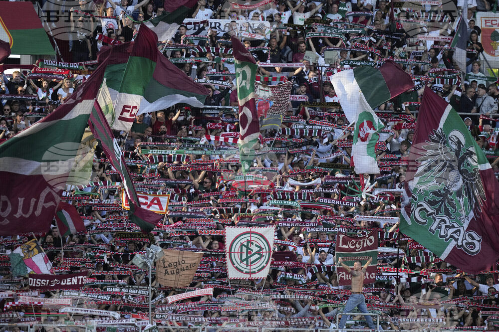 Аугсбург няма намерение да назначава временния мениджър Мануел Баум за постоянен наследник на уволнения Сандро Вагнер