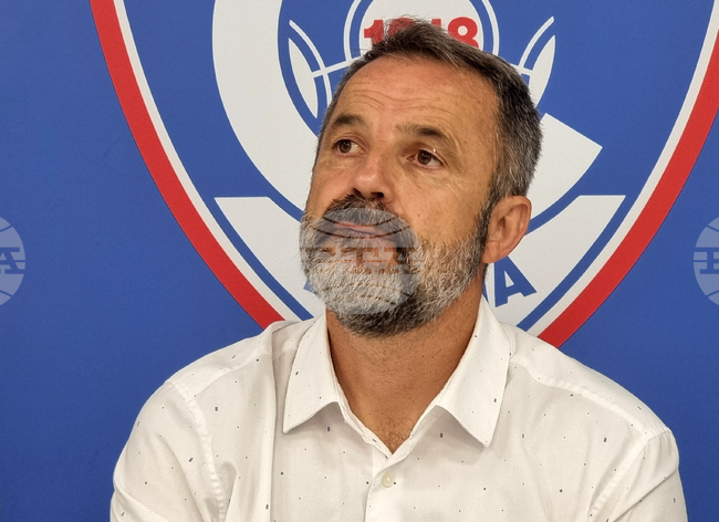 "От двата мача във Варна искахме да спечелим 4 точки и се радвам, че успяхме", каза треньорът на Локомотив Пловдив Душан Косич