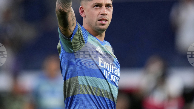 Манчестър Юнайтед се интересува от халфа на Реал Мадрид Валверде на фона на разногласията му с треньора Шаби Алонсо