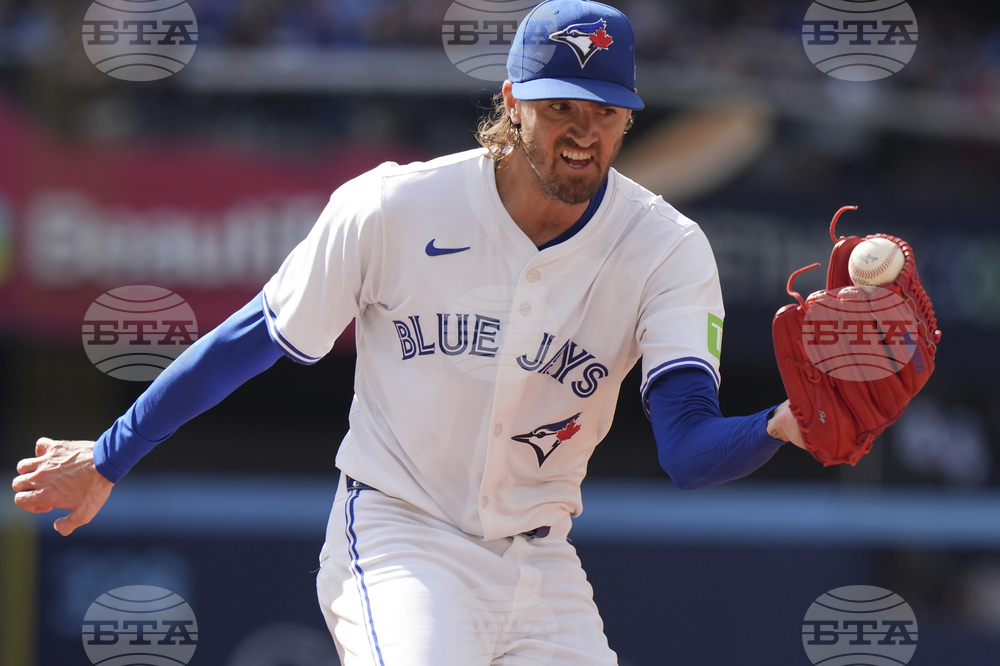 Brewers Blue-Jays Baseball