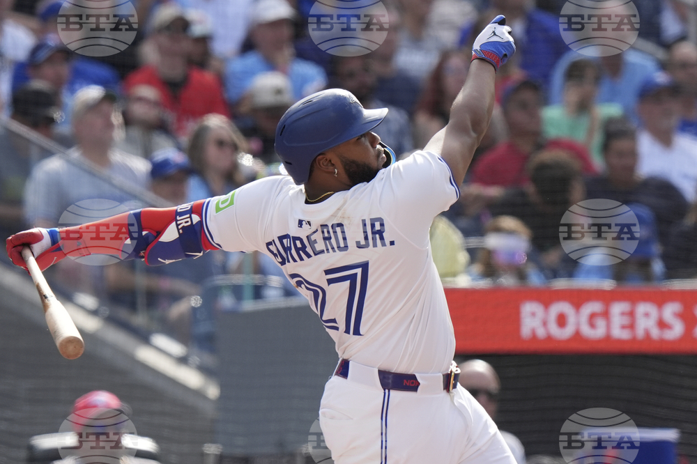 Brewers Blue-Jays Baseball
