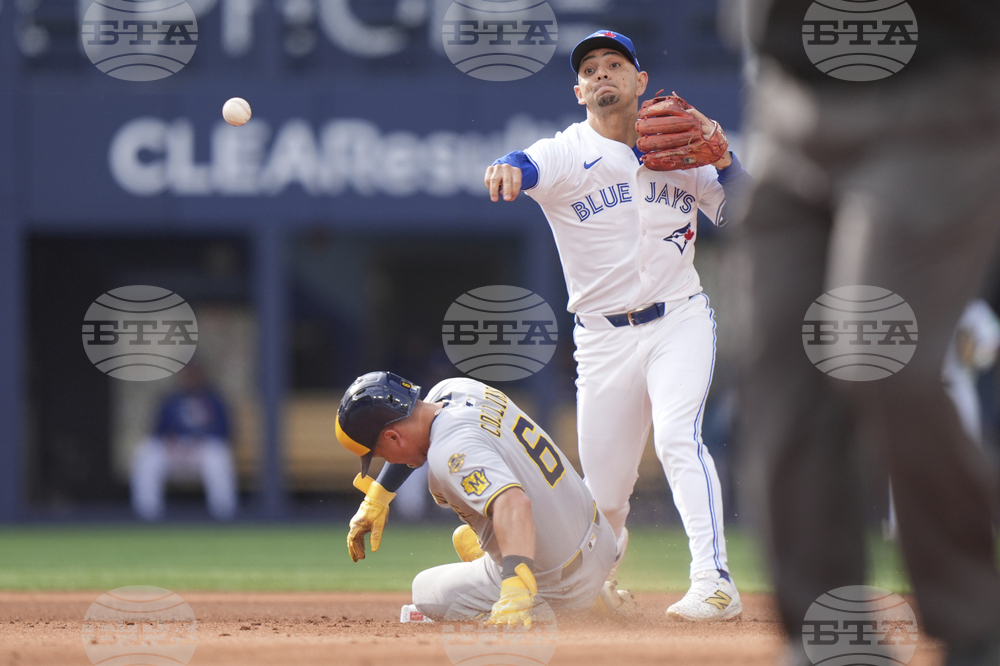Brewers Blue-Jays Baseball