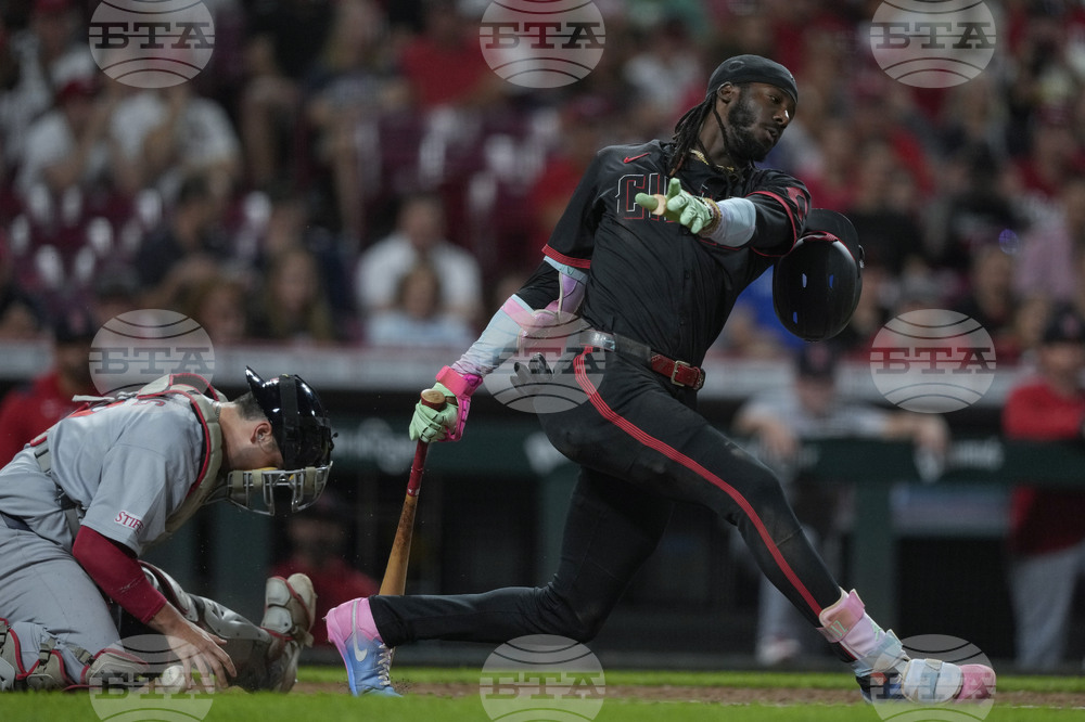 CORRECTION Cardinals Reds Baseball