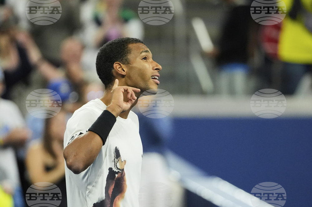 Оже-Алиасим елиминира третия в схемата Зверев в третия кръг на Откритото първенство на САЩ по тенис