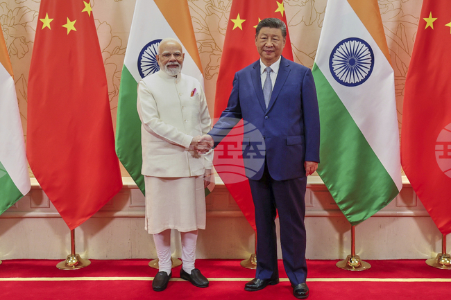 ПТИ: Благосъстоянието на 2,8 милиарда души е свързано с отношенията между Индия и Китай, заяви Моди на срещата си със Си