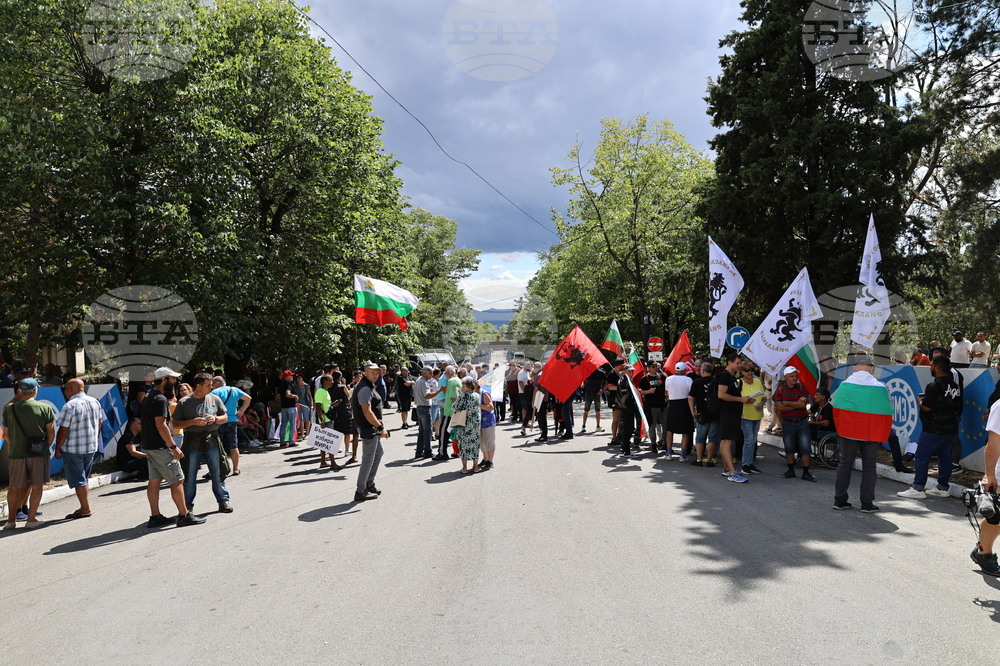 Сопот - „Възраждане" - протест