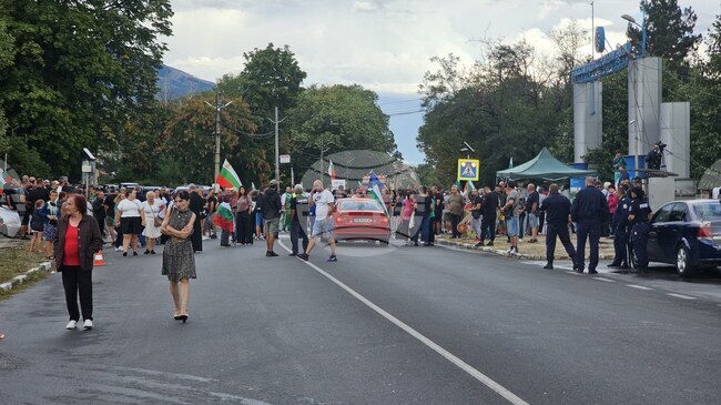Протестиращите в Сопот блокираха Подбалканския път в района на ВМЗ