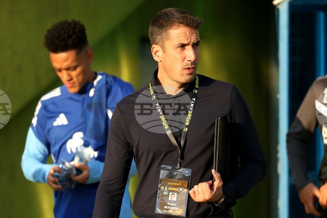 Хулио Веласкес дава четири почивни дни на футболистите на Левски през тази седмица