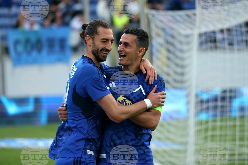 Левски оглави еднолично класирането във футболното първенство с победа срещу ЦСКА 1948 на "Георги Аспарухов"