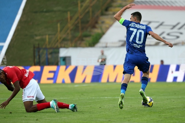 Левски надви ЦСКА 1948 като домакин