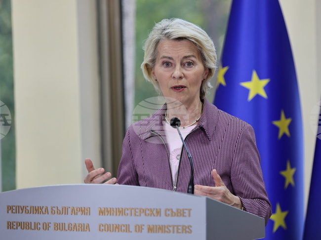 Говорители на ЕК: Комисията е била уведомена от българските власти за инцидента със заглушаването на GPS сигнала на самолета на Фон дер Лайен