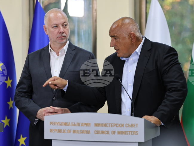 Всички сме за мир, но трябва да имаш мощна отбрана, за да не те нападат, каза Бойко Борисов след посещението във ВМЗ-Сопот