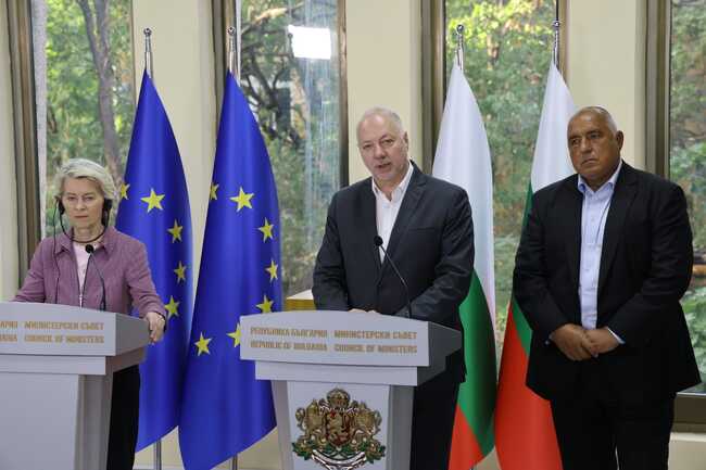 Премиерът Желязков: Като развиваме българската отбранителна индустрия, повишаваме и европейските отбранителни способности 