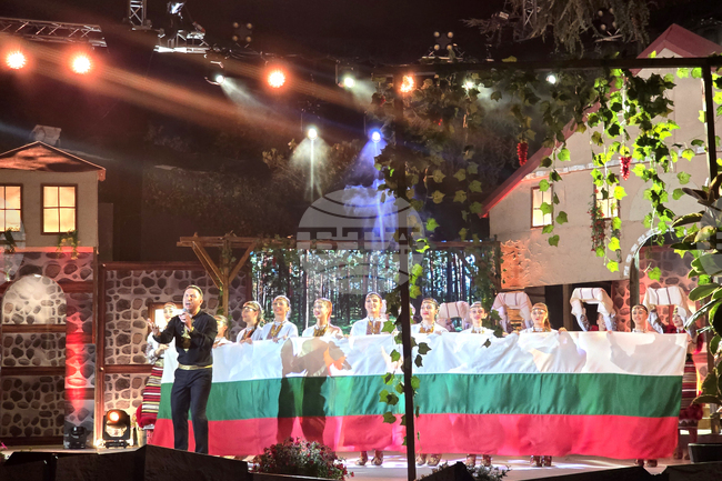 „Пирин фолк“ продължава да живее чрез изпълненията на участниците, каза на пресконеренция директорът на фестивала Ненчо Касъмов