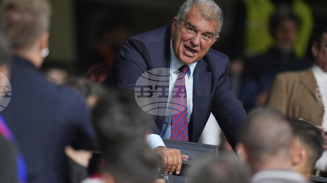 Президентът на Барселона Жоан Лапорта е окуражил футболистите след загубата срещу Реал Мадрид