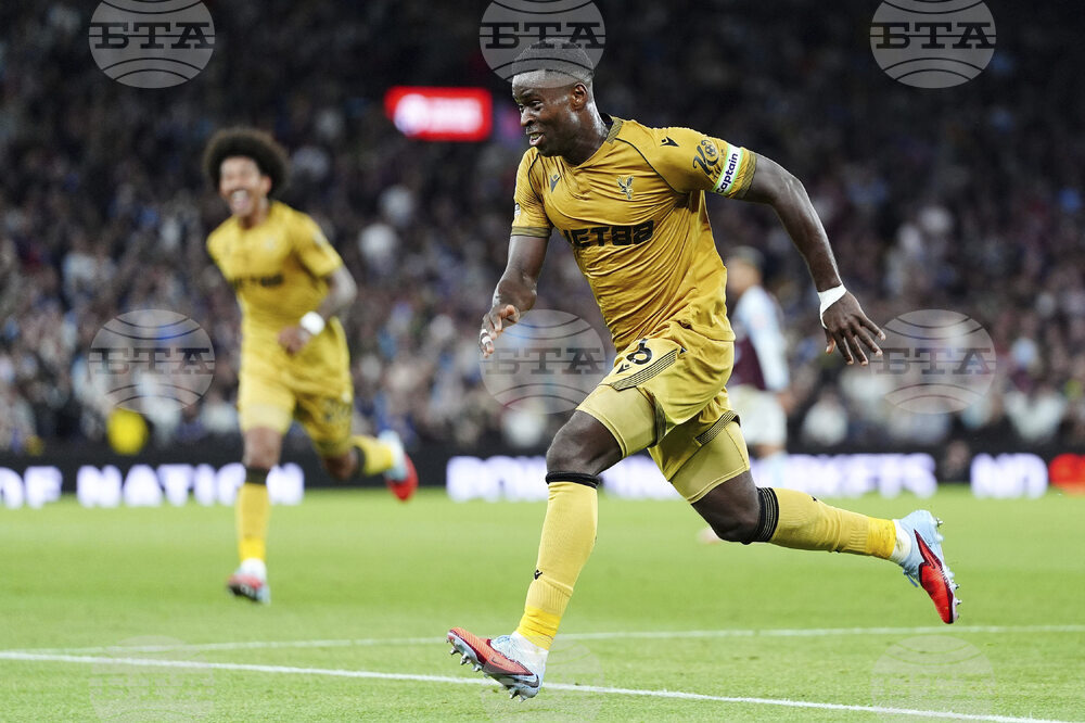 Ливърпул договори капитана на Кристъл Палас Марк Гехи и премина границата от половин милиард евро, дадени за нови играчи това лято