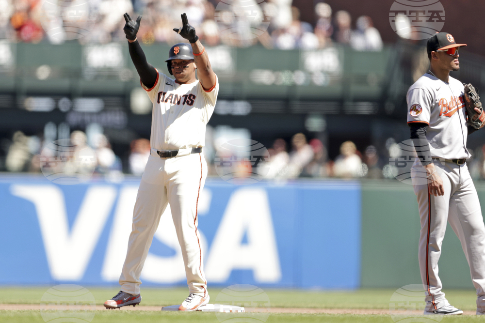 Orioles Giants Baseball