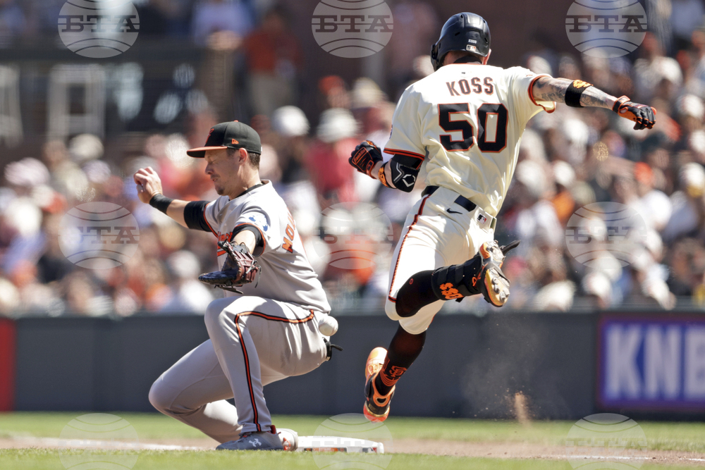Orioles Giants Baseball