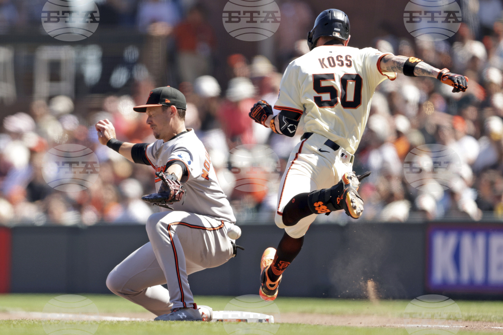 Orioles Giants Baseball