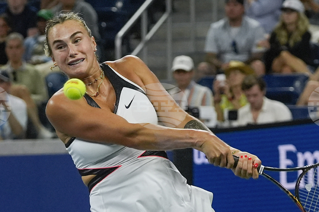 Сабаленка продължава защитата на титлата си след рутинна победа, Крейчикова спаси осем мачбола за труден успех срещу американка