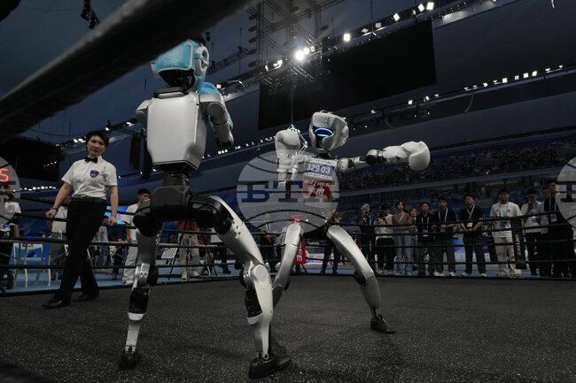 Китайска компания обяви създаването на първата в света бойна лига за хуманоидни роботи 